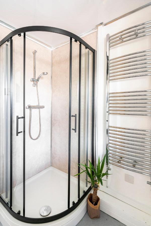 Lovely 1-Bedroom Property With Balcony In West End Glasgow Extérieur photo